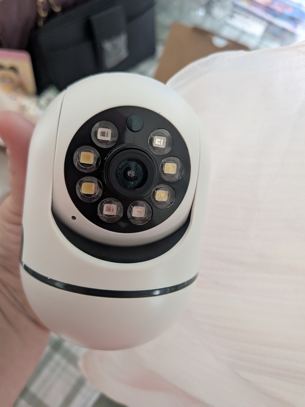 Smart Camera - White Wireless Security Camera - Picture 5 of 6